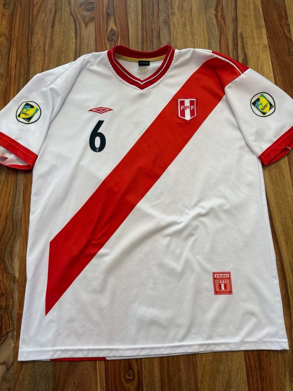Vintage Umbro Peru Home 2011-2012 Soccer Jersey #6 Mens XL